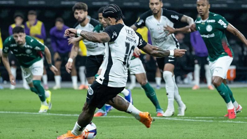 Memphis explica pênalti perdido em Corinthians x Palmeiras e cobra colegas