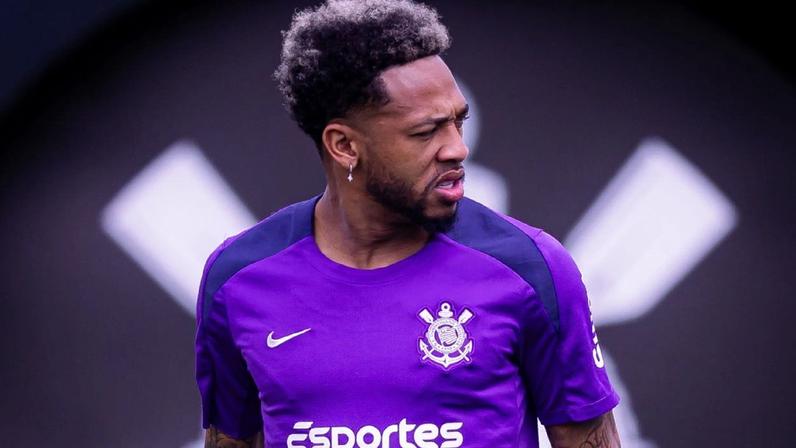 Corinthians avalia rescisão de contrato de José Martínez