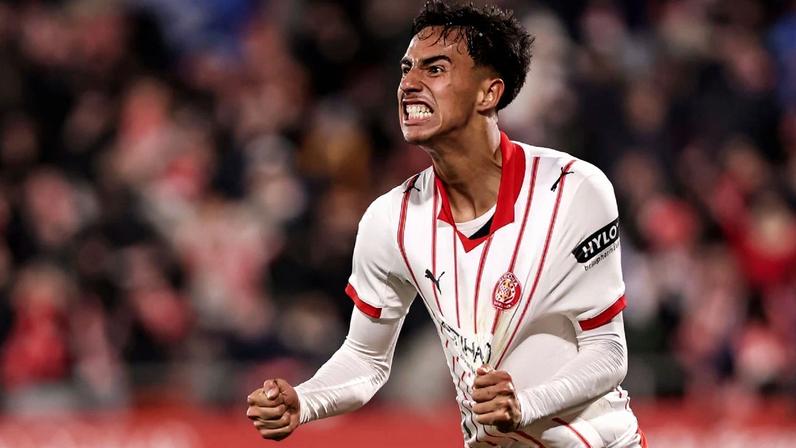 Jair Ventura fala de Pulgar, do Flamengo: 'É o que mais bate, ele é f..., mete a porrada mesmo. E fez um gol de Arrascaeta' (1:05)