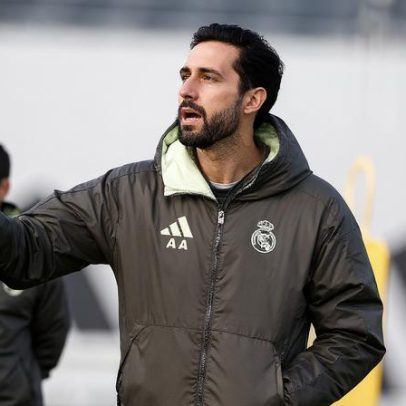 Técnico do Real Madrid rebate alfinetada de Barcelona após goleada do Atlético