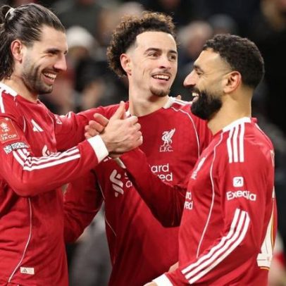 Szoboszlai e Salah brilham; Liverpool avança às oitavas da FA Cup