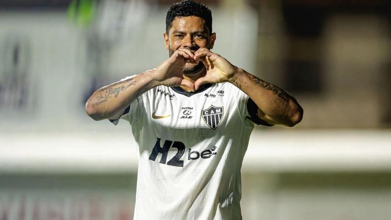 Atlético-MG goleia com Hulk hat-trick; Cruzeiro vence e Mineiro fica nas semis