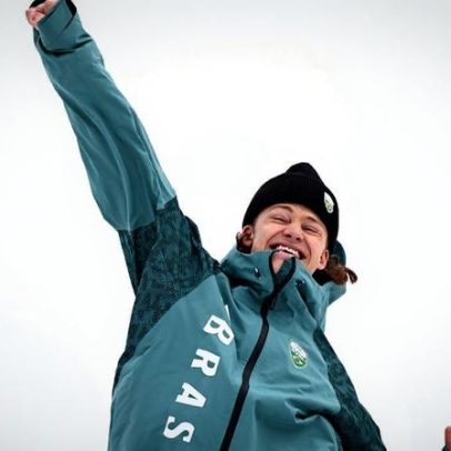 Lucas Pinheiro Braathen é exaltado por Ronaldinho Gaúcho após ouro olímpico