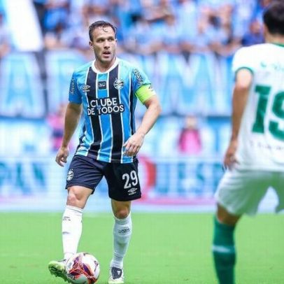 Flamengo vence Botafogo com gol no fim, pega Madureira na semifinal do Carioca