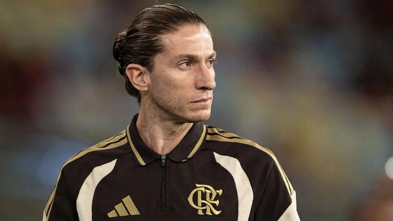 Filipe Luís explica decisão de não escalar atacante do Flamengo