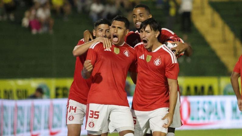 Corinthians vence São Bernardo e avança às quartas, encara a Portuguesa