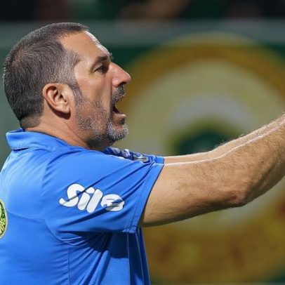 Substituto do Abel no Palmeiras é expulso após confusão por fair play