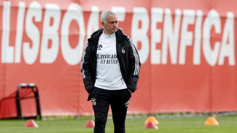 Mourinho explica cláusula de saída grátis do Benfica e rumores com Real Madrid