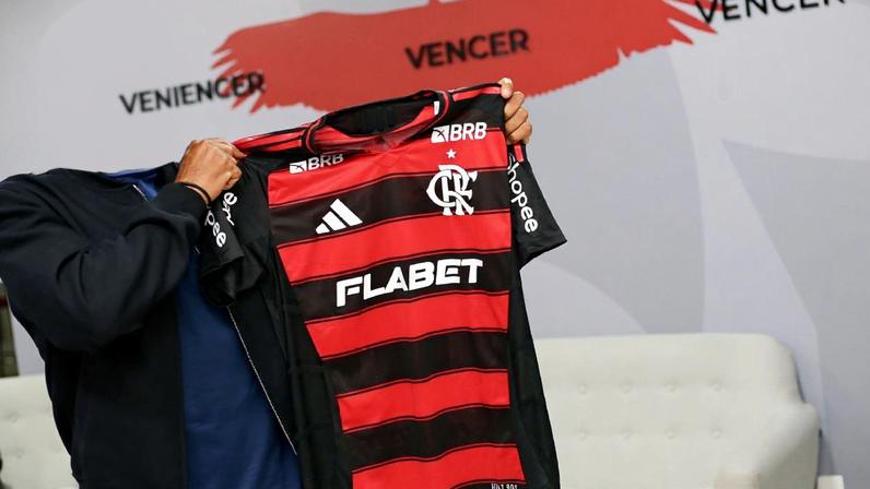 Samuel Lino durante entrevista na ESPN Brasil