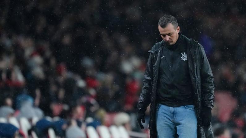 Corinthians demite técnico Lucas Piccinato após empate no Brasileirão Feminino