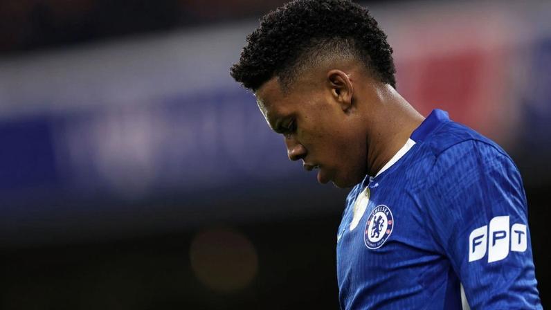 Estêvão desfalca Chelsea contra Burnley; técnico explica motivo