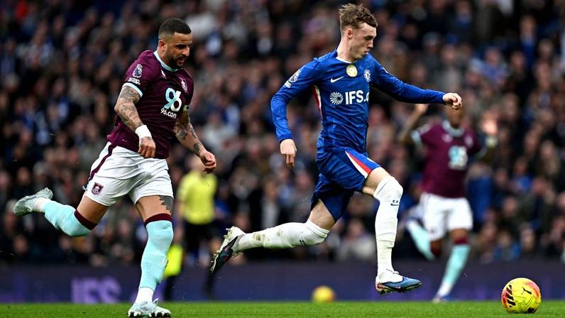 Chelsea empata aos 48 do 2º tempo sem Estêvão e se complica pelo G-4