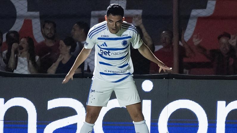 Cruzeiro vence Pouso Alegre e aumenta vantagem na semifinal do Mineiro