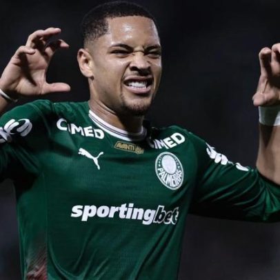 Vitor Roque faz dois e Palmeiras avança às semis do Paulistão