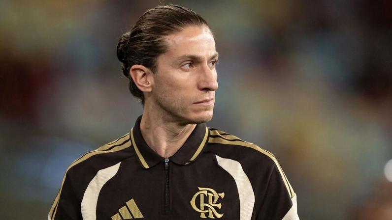 Filipe Luís esclarece fala sobre racismo contra Vinicius Jr.; Flamengo apoia