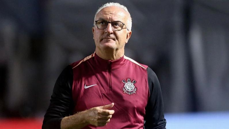 Dorival afirma Corinthians entre Paulista e Brasileirão e elogia Hugo Souza