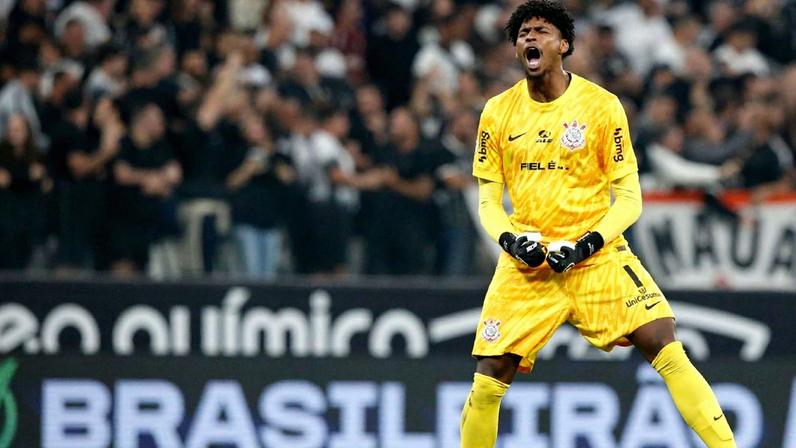 Hugo Souza cotado para Copa como goleiro dos pênaltis; debate envolve Ancelotti