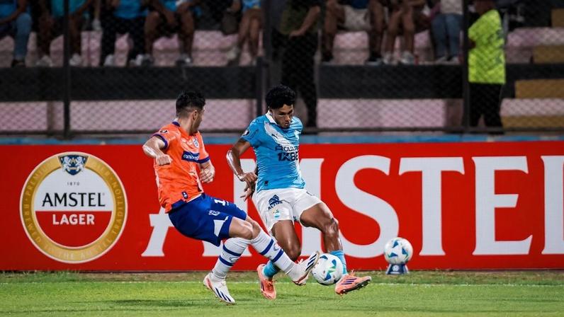 Ex-Fluminense faz cavadinha na última cobrança e classifica Sporting Cristal na Libertadores