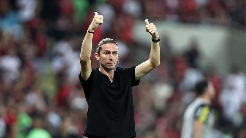 Técnico do Lanús elogia Filipe Luís e projeta sucesso do Flamengo em 2026