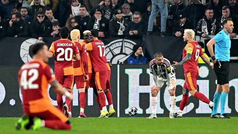 Juventus abre 3 a 0 com um a menos, é eliminada da Champions na prorrogação