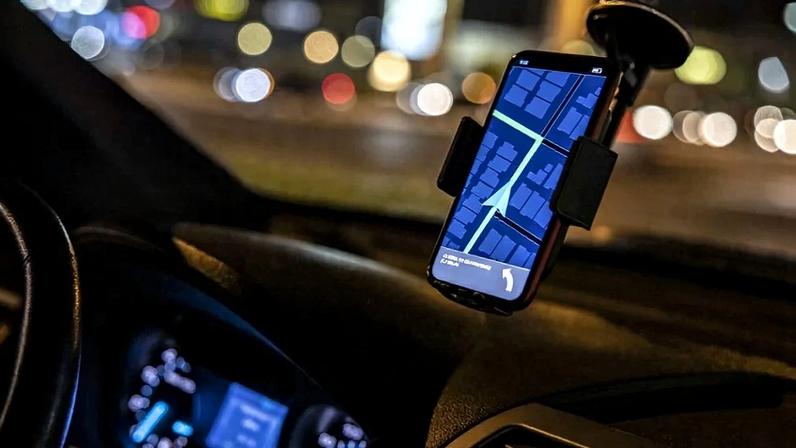 Projeto estabelece que aplicativos de navegação informem sobre áreas de risco