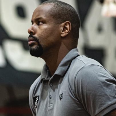 Vasco vence de virada na estreia do novo treinador