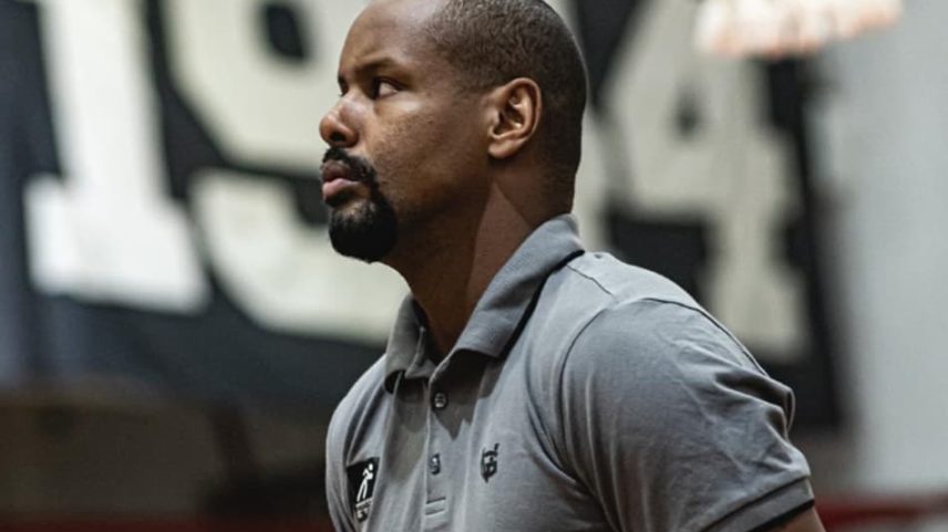 Vasco vence de virada na estreia do novo treinador