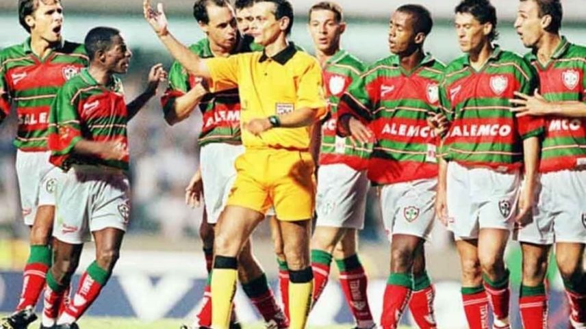 Arbitragem argentina em Portuguesa x Corinthians marca Paulistão de 1998