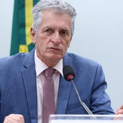 Justiça do DF determina retratação de deputado por imagem falsa com Bolsonaro