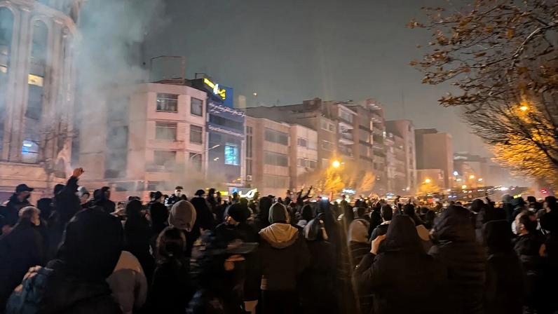 Pelo menos 18 cristãos mortos na repressão aos protestos no Irã