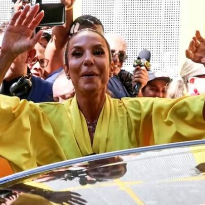 Ivete Sangalo se emociona ao comandar bloco no Circuito Preta Gil