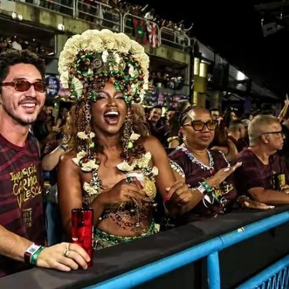 IZA volta à Sapucaí de tênis após desfile; pé com bolha