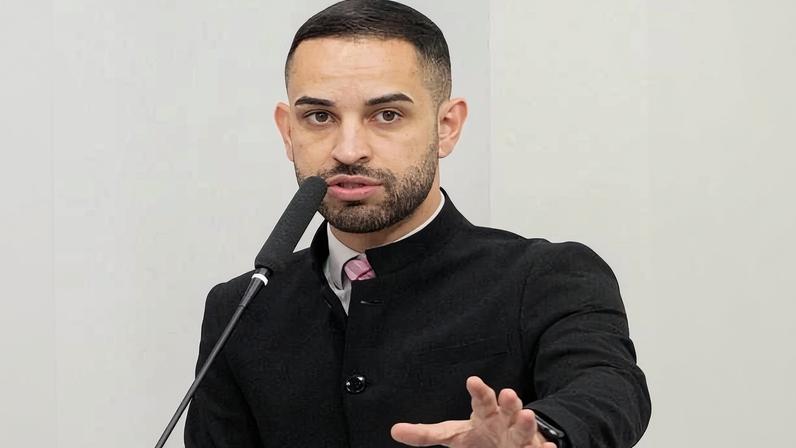 Jair Júnior se livrou do processo de impeachment graças a uma decisão da Justiça