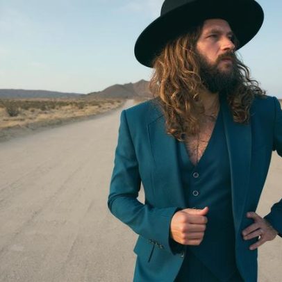 Jay Buchanan (Rival Sons) fala sobre álbum solo, filme de Springsteen e pistola