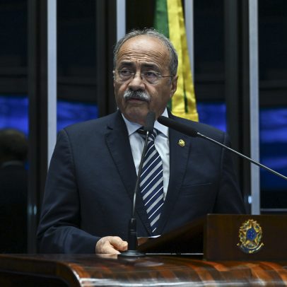 Dino atende PGR e arquiva investigações contra senador flagrado com dinheiro