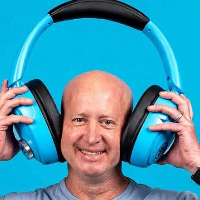 Novo alto-falante Bluetooth da JLab funciona também como fones de ouvido gigantes