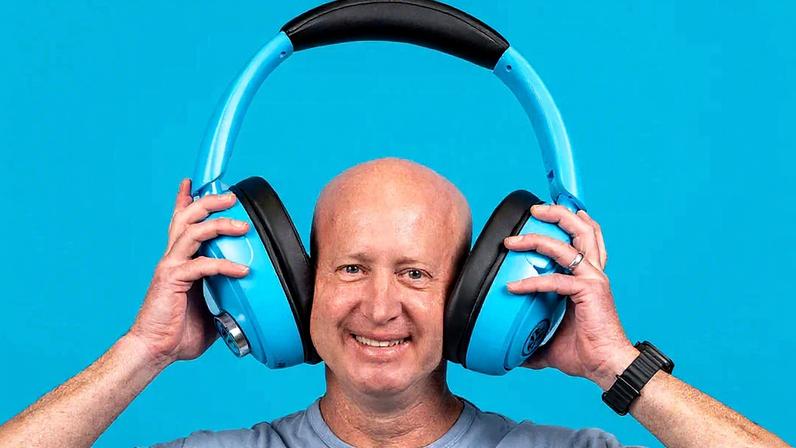 Novo alto-falante Bluetooth da JLab funciona também como fones de ouvido gigantes