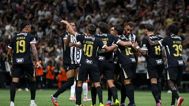Time do Atlético contra o Athletic (Foto: Pedro Souza / Atlético)
