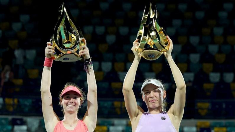 Alexandrova é campeã de duplas e vice de simples em Abu Dhabi