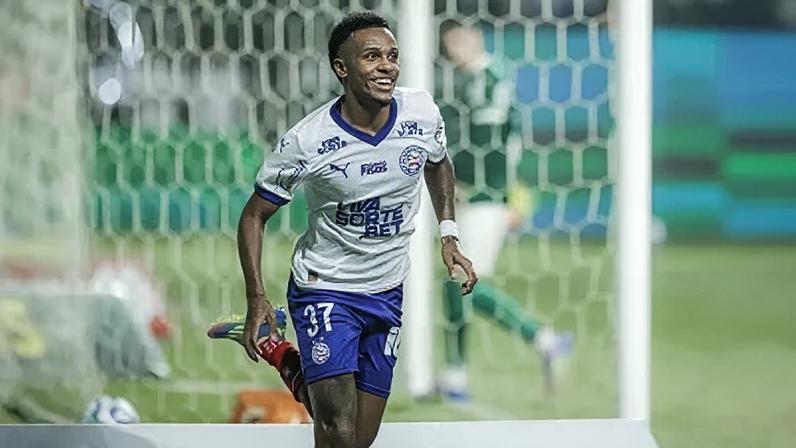Kayky celebra gol pelo Bahia sobre o Palmeiras