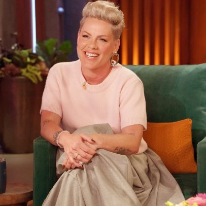 Pink se muda para Nova York e pode assumir o programa de Kelly Clarkson