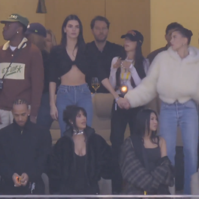 Kendall Jenner dança constrangida no halftime do Super Bowl 2026 de Bad Bunny