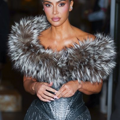 Kim Kardashian negocia novo projeto com Ryan Murphy após fiasco de All's Fair