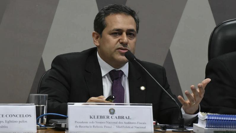 Em entrevistas, o presidente da Unafisco criticou a operação autorizada por Moraes contra servidores da Receita Federal. (Foto: Edilson Rodrigues/Agência Senado)