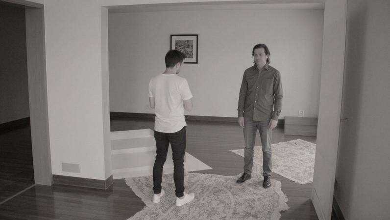 Remy Bond celebra escapismo em faixa pop cintilante Cherry Red Balloon