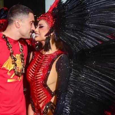 Lexa recebe beijo do marido Ricardo Vianna no Desfile das Campeãs