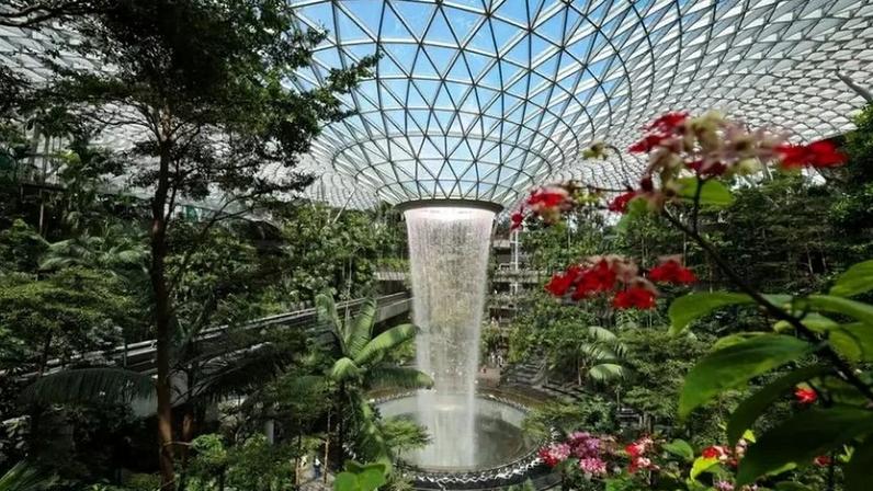 Melhores aeroportos do mundo para encarar longas conexões