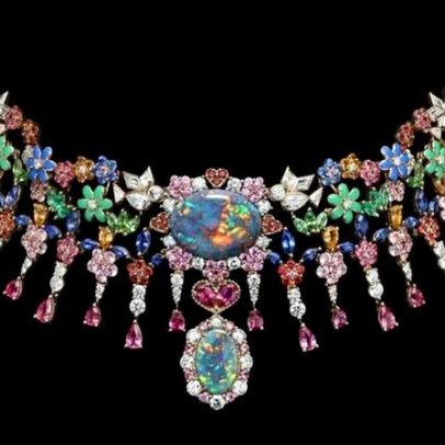 Victoire de Castellane eleva a alta joalheria da Dior com inspiração botânica