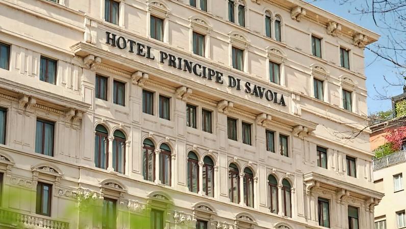 Zach Gold inaugura exposição no hotel Principe di Savoia