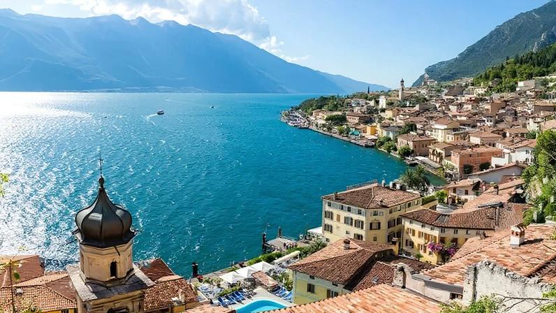 Limone sul Garda, às margens do Lago de Garda.